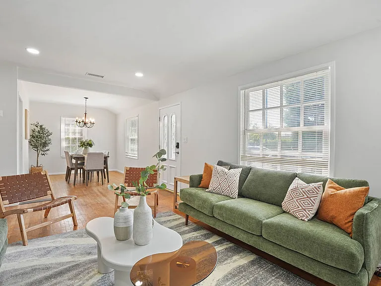 2307 W Verdugo Ave — Photo 5