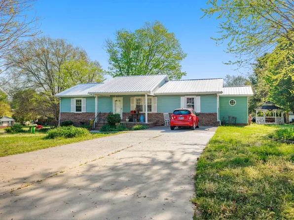 149 Robin Hood Dr, McMinnville, TN 37110