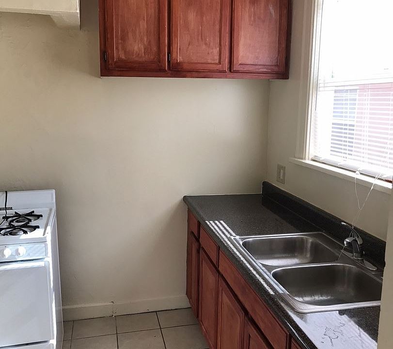 1st image of 3057 Leeward Ave APT 13
