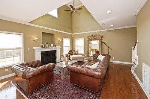 3rd image of 1728 Falcon Pointe Dr