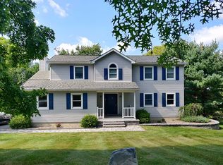 4 Vista Ct, Warwick, NY 10990