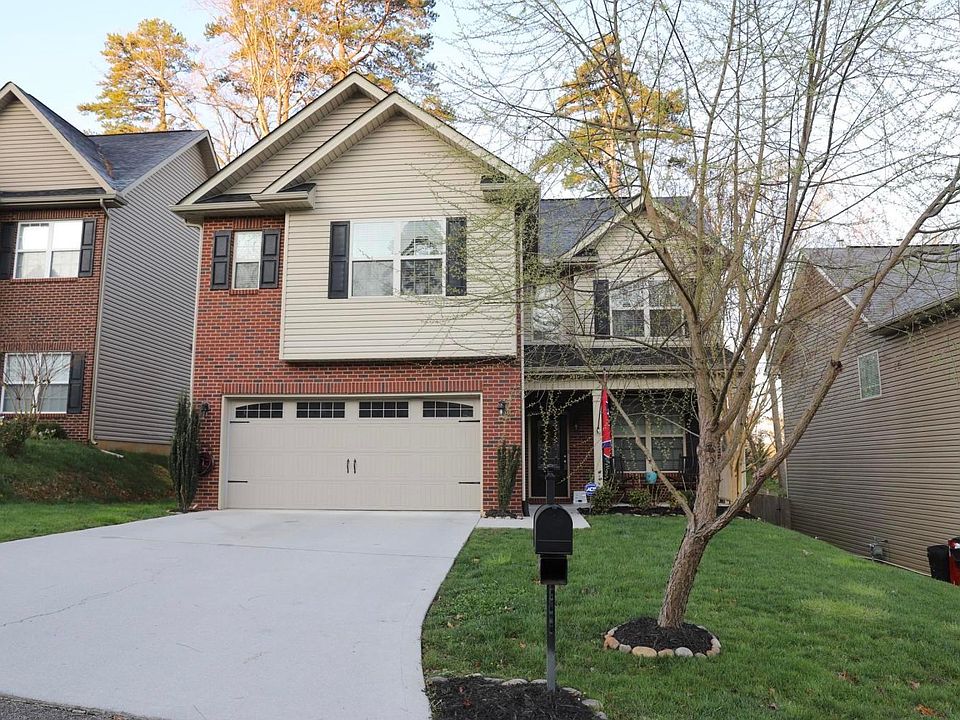 1st image of 909 Vicar Ln