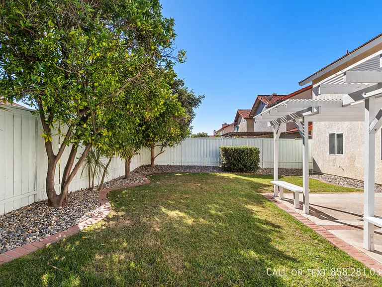 13327 Entreken Ave — Photo 30