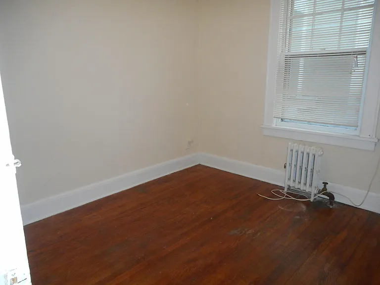 260 E Broad St #3 — Photo 6