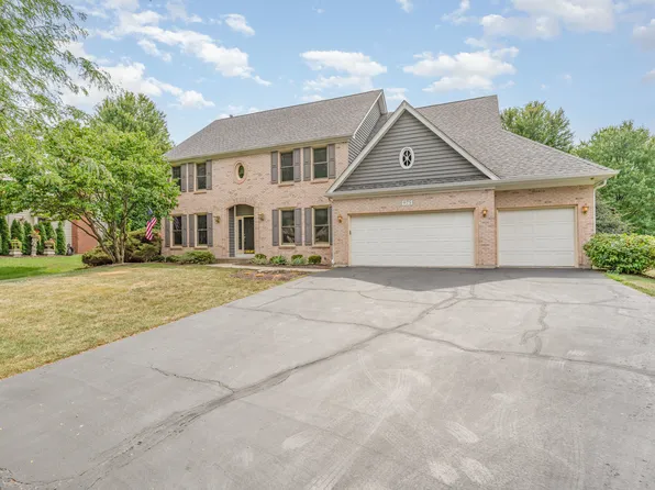 975 Pinecrest Dr, Sugar Grove, IL 60554