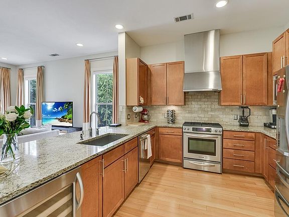 5th image of 2520 Bluebonnet Ln Unit 62