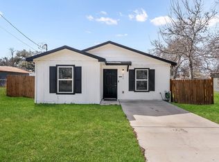 225 Virginia St, Pleasanton, TX 78064