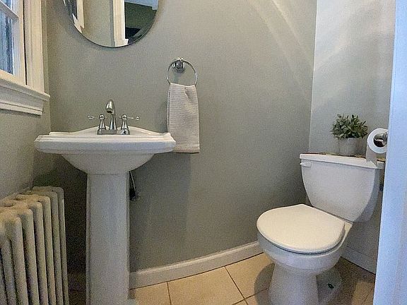 Powder Room (1/2 bath)