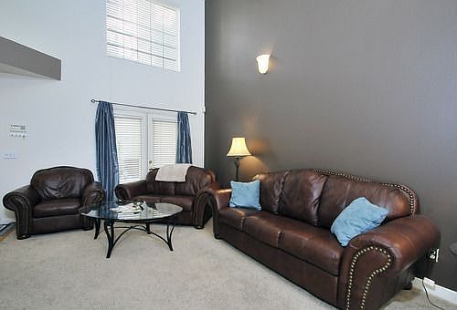 4th image of 790 N Clarkson St APT 105