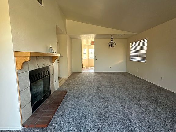 3rd image of 185 Riverbank Ln