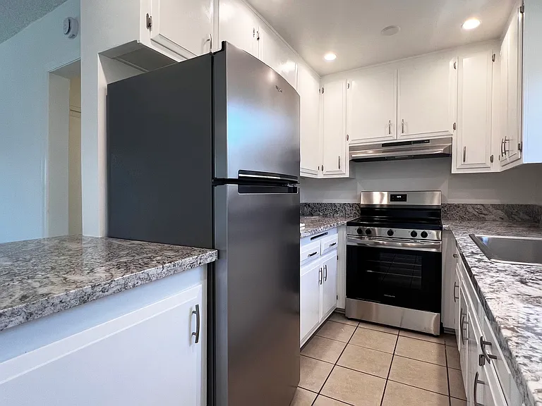 1419 S Orange Ave #15 — Photo 11