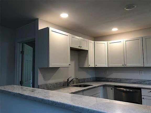 4th image of 668 S Drury Ln #2