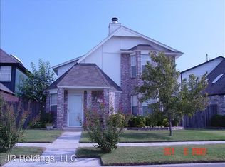 2514 Lakecrest Dr, Moore, OK 73170