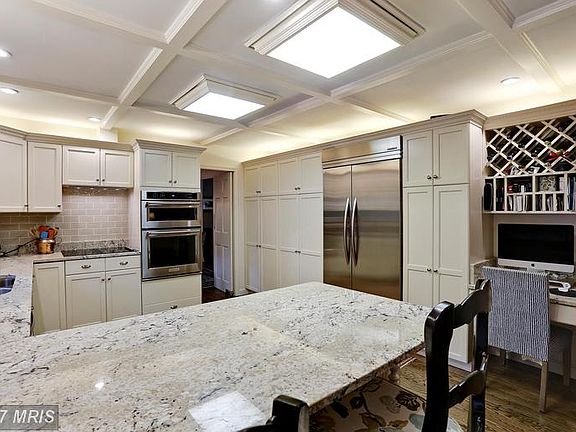 4th image of 468 Lission Ct