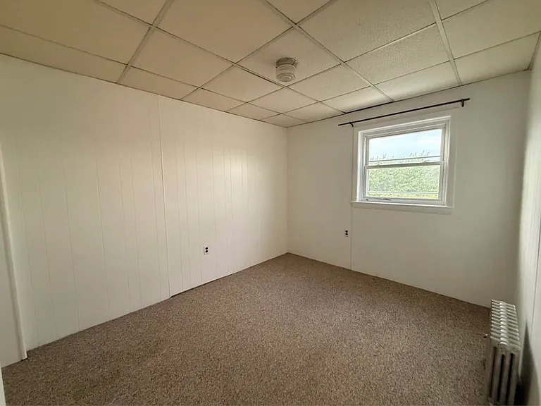 1124 W Elm St — Photo 3