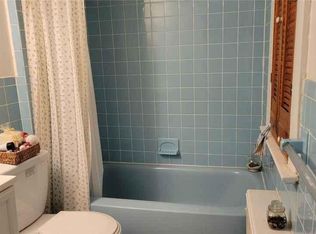 362 S Country Rd, East Patchogue, NY 11772