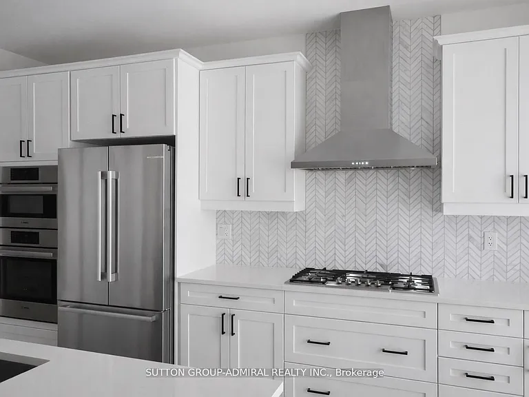 65 Barkerville Dr — Photo 8
