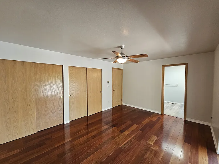 Primary bedroom alternate