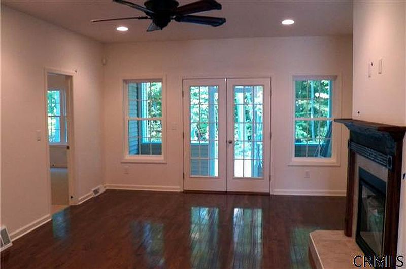 5th image of 19 JORDAN