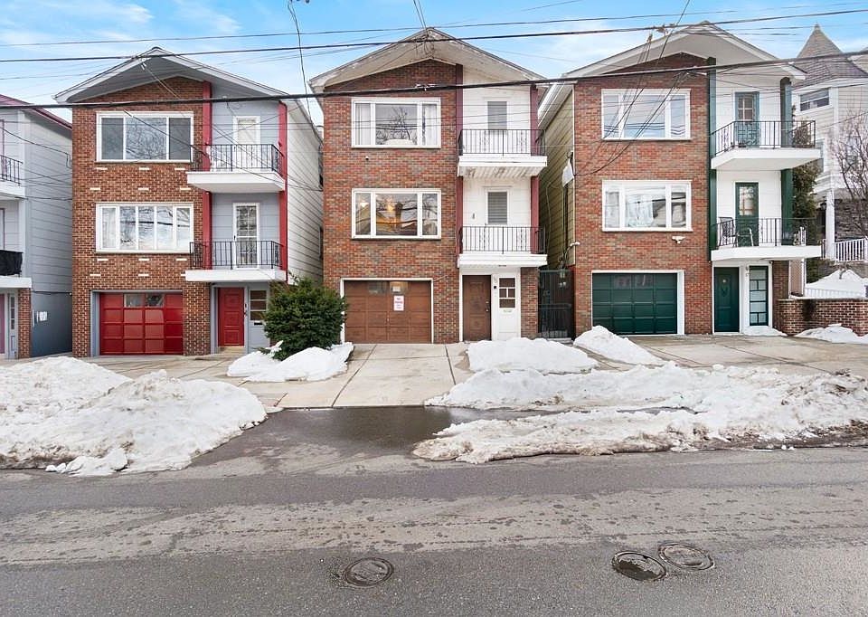 1st image of 15 Carlton Ave