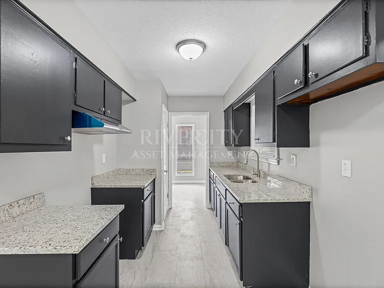 1785 Santa Clara Ave — Photo 9