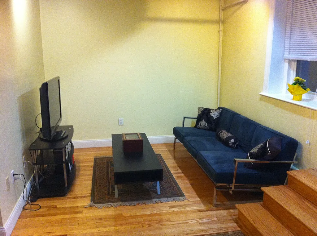 3 bed, 790 sqft, $2,700 — Photo 2