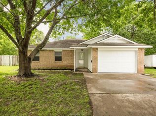 804 Braeswood Cir, Bryan, TX 77803