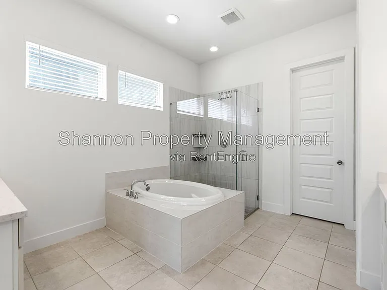 24610 Bardona Way — Photo 31