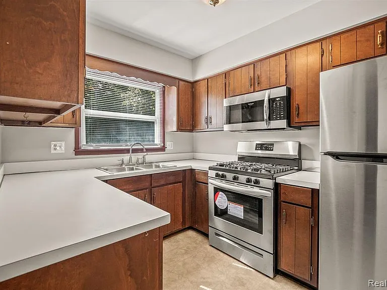 51205 Fairlane Dr — Photo 8