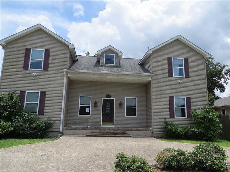1st image of 1614 Charlton Dr