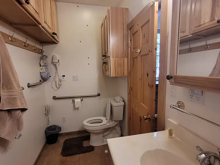 405 Chinquapin Ln #1 — Photo 5