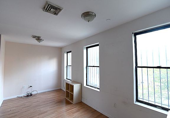 5th image of 261 W 126th St #3P