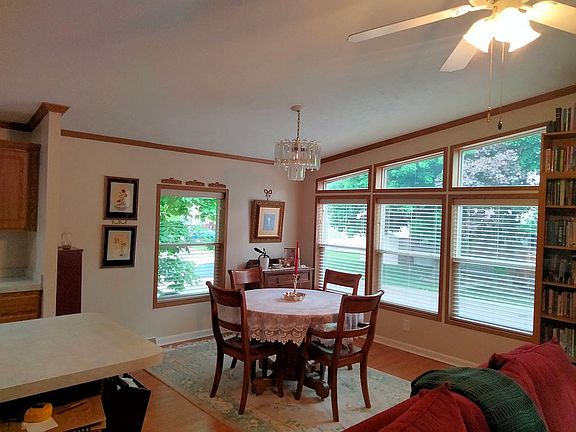 4th image of 376 Heartwood Ct