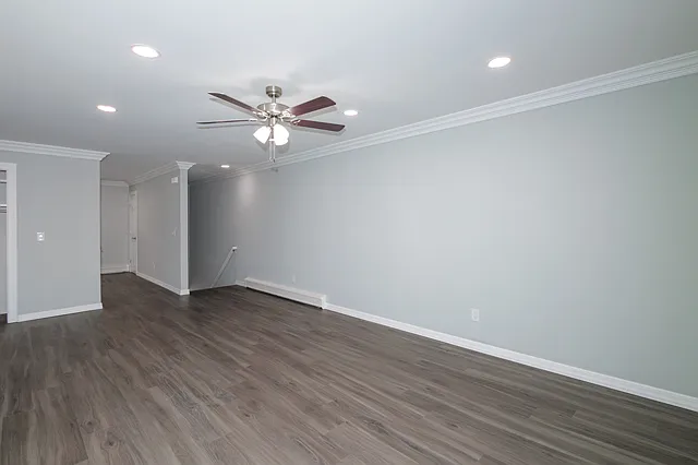 Fairfield Townhouses At Holtsville — Photo 35