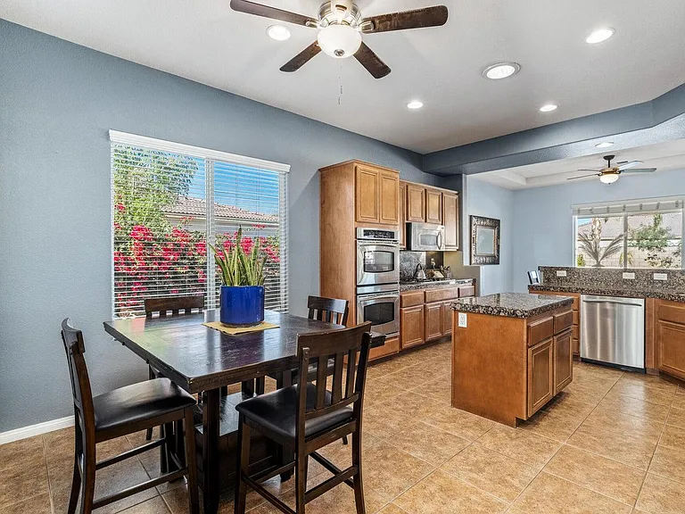 79704 Castille Dr — Photo 32