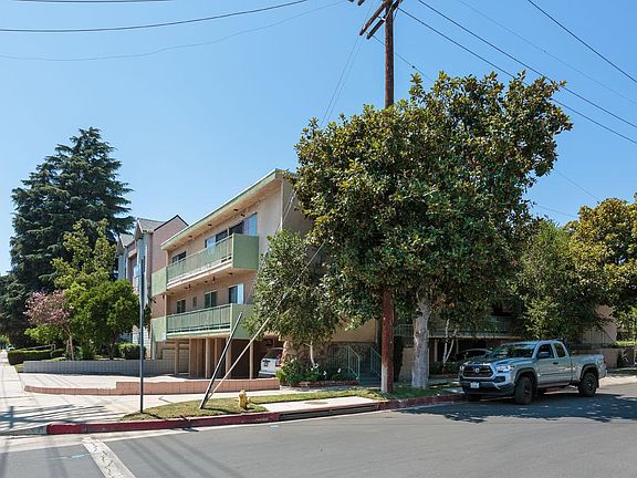 2nd image of 13505 Burbank Blvd APT 6