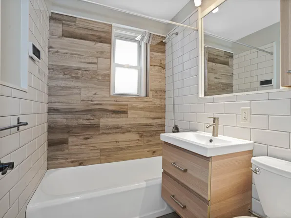 1900 Quentin Road image 14 of 18