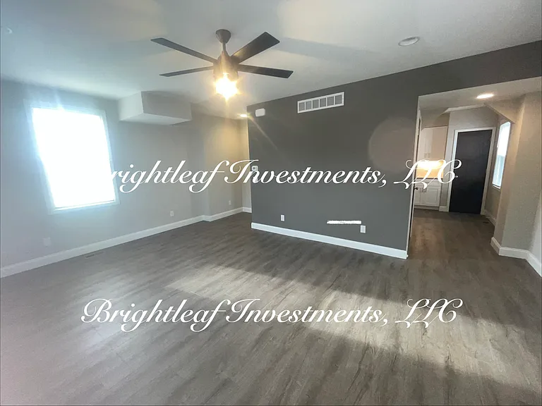 1016 Buckeye St — Photo 2
