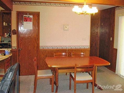 1322 Crescent_Dinette