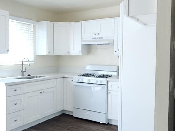 4th image of 230 N Spruce Ave #92