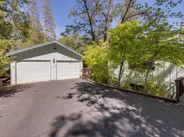 671 Utica Dr, Hathaway Pines, CA 95233