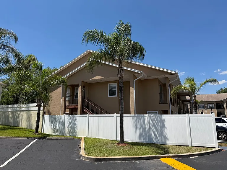8824 Coral Palms Ct #B — Photo 24