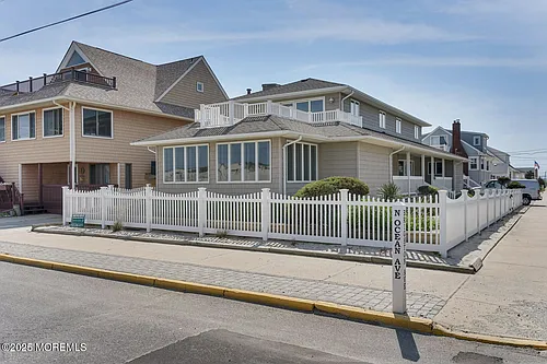 115 N Ocean Ave Photo 1