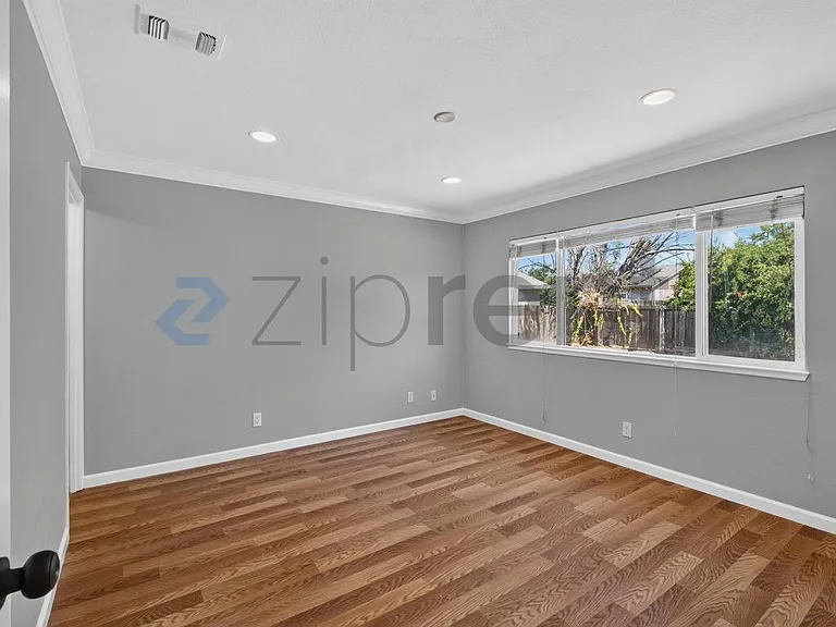 533 Don Carlos Ct — Photo 23