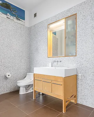 Sold by Modern Spaces | media 10