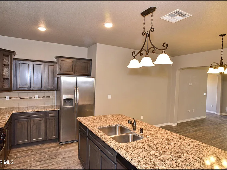2120 Thomas Lackland St — Photo 15