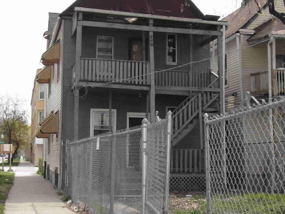 2nd image of 1034 W 61st St
