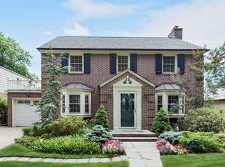 70 Stratford Ave, Westbury, NY 11530