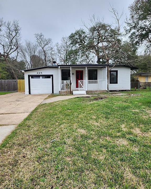 1st image of 225 Jasmine St