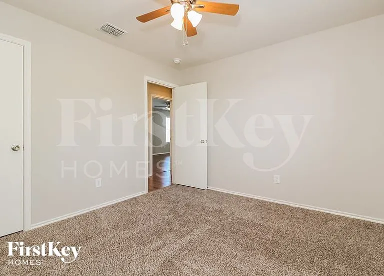 2809 Spencer Cir — Photo 11